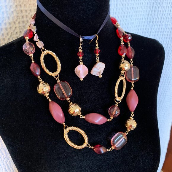 Ballet Stone Bead Chain Glass Statement Necklace - Picture 3 of 8